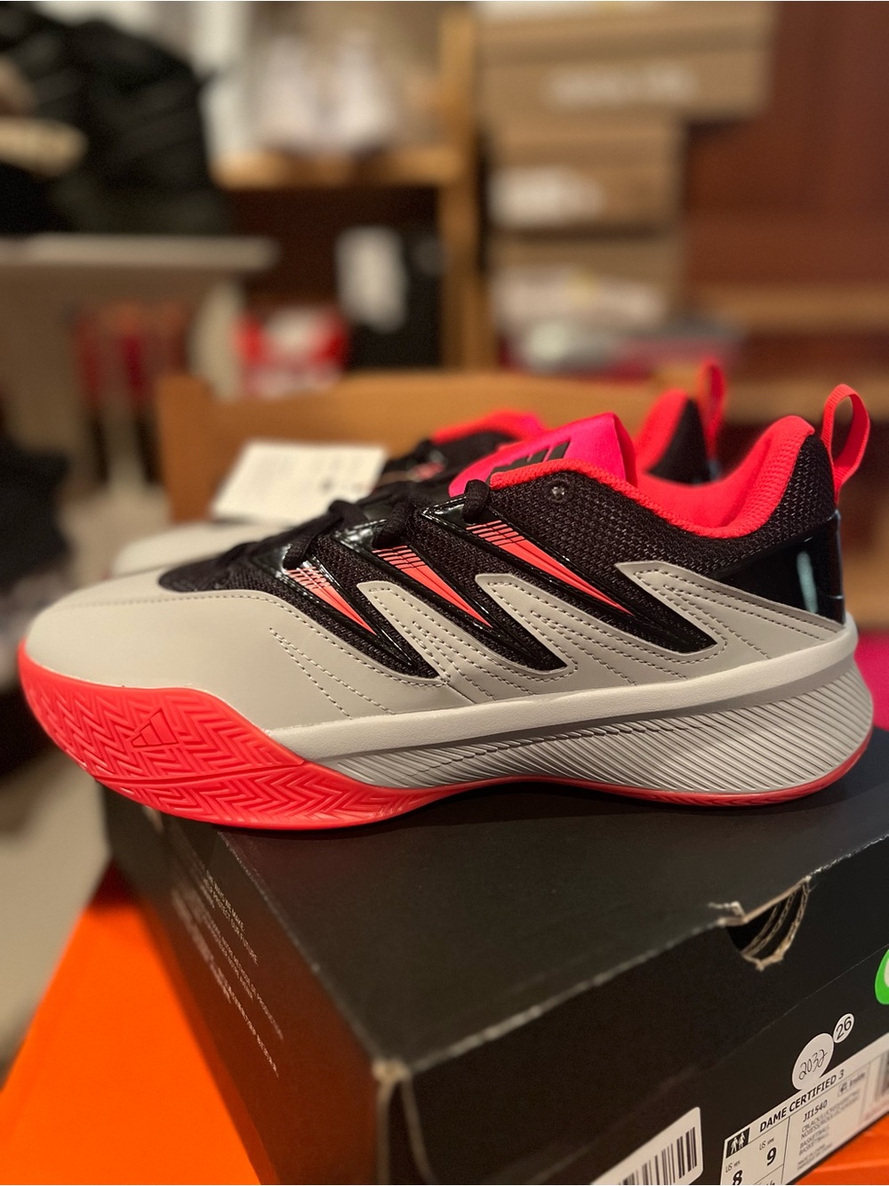Unisex ADIDAS DAME CERTIFIED 3 BASKETBALL SNEAKERS MENS 8 WOMENS 9